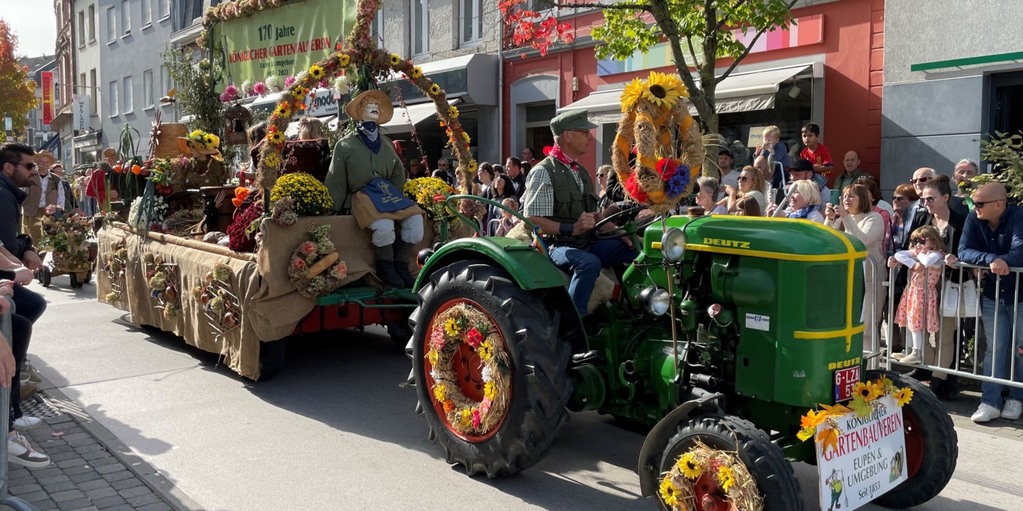 Bauernhof zum Anfassen – Erntedankumzug Eupen